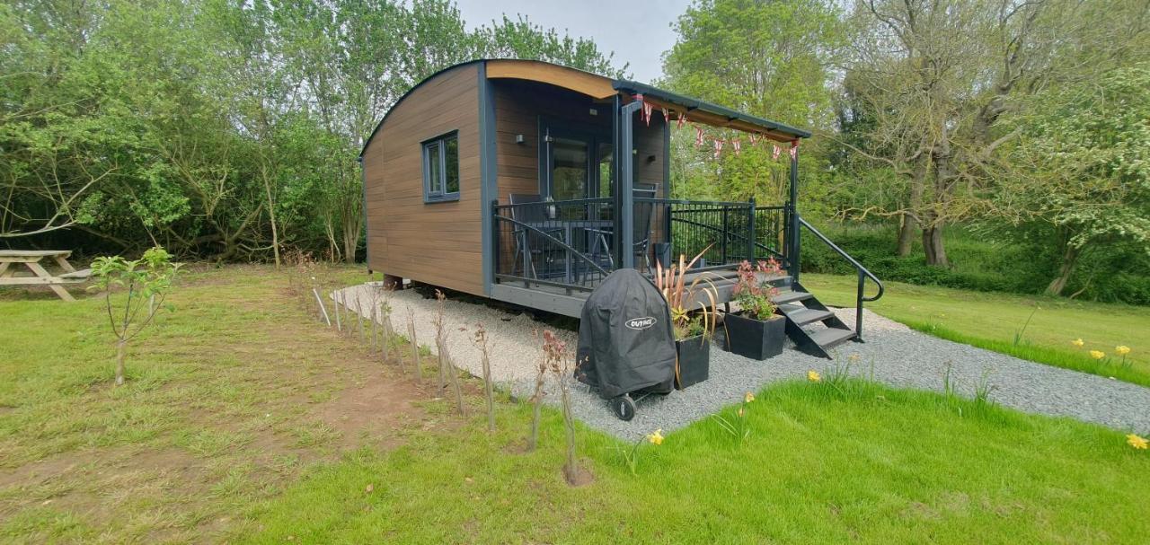 Peppercorn Pod At Beck House Glamping Hotel Salmonby Exterior photo