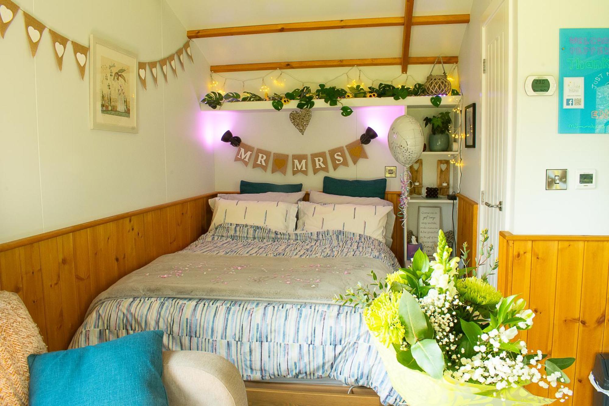 Peppercorn Pod At Beck House Glamping Hotel Salmonby Exterior photo